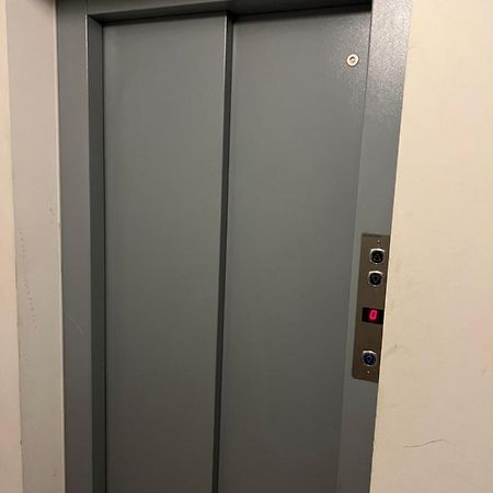 Apartment Near Metro & Netflix Wenen Buitenkant foto