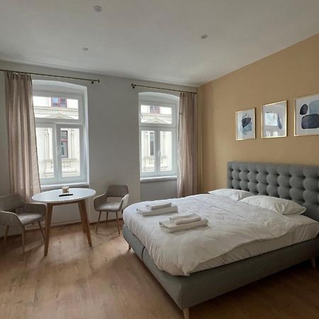 Apartment Near Metro & Netflix Wenen Buitenkant foto