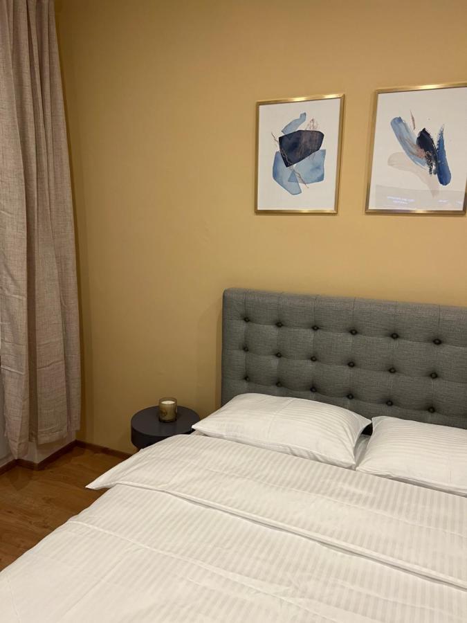 Apartment Near Metro & Netflix Wenen Buitenkant foto